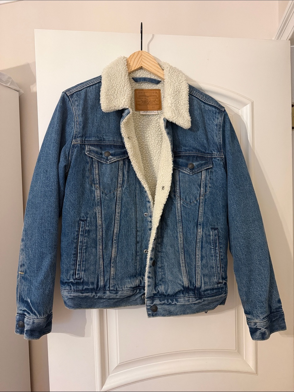 LEVI STRAUSS & CO Sherpa-Lined Denim Jacket - Blue with Cream Collar - MENS